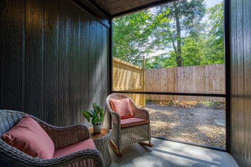 Open Sky Retreat, Pickleball Court, Creek, WIFI, Mountain Views, Starting at 79"