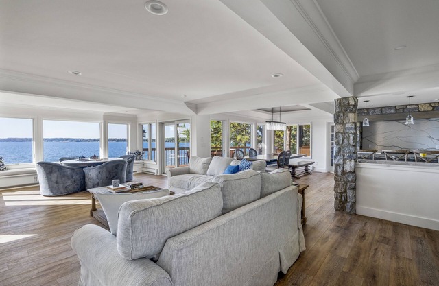 Belle et luxueuse maison du lac de Charlevoix!