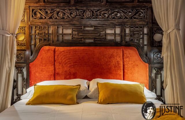 Suite Opium Den by Justine Apartments Fascinating Atmosphere