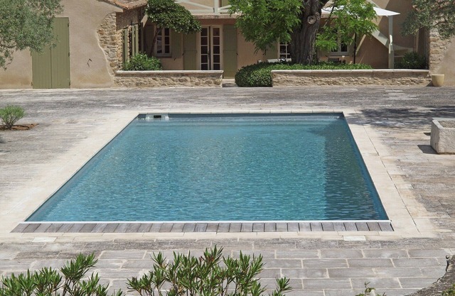 Jolie villa avec piscine privée à Oppède
