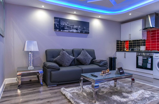Optimal Apartments - Eloise Pink Suite
