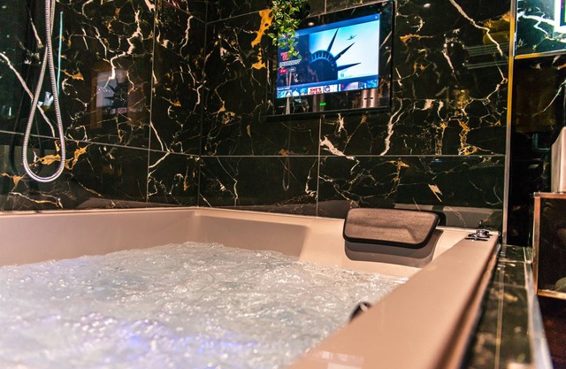Appartement-Présidentielle-Salle de bain privée séparée-Jacuzzi