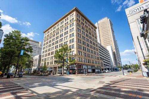 Optimum - Downtown Oasis
