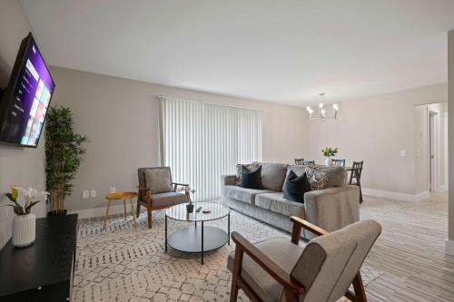 Opulent 2-Bedroom Gem Rochester Hills Retreat