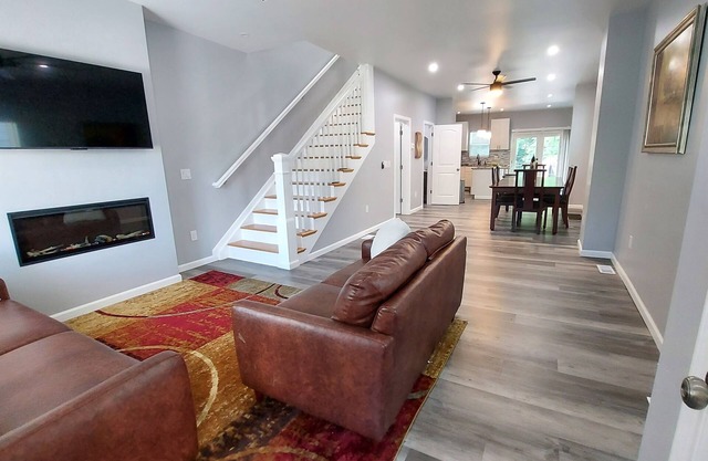 Opulent 4 Bdrm, Sleeps 12, Minutes From Downtown!