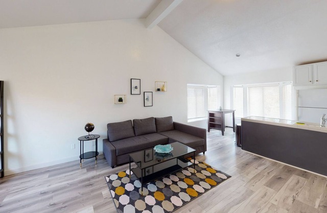Opuluxe Disneyland Getaway Unit 2
