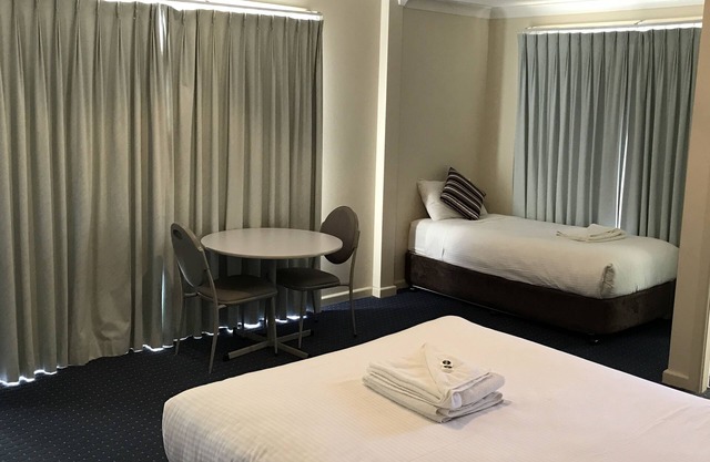 Orange Motor Lodge