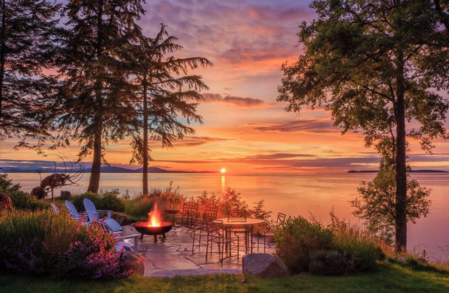 Waterfront Custom Home, coucher et lever de soleil d'été à 180 degrés, pour 14 personnes
