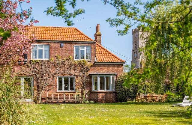 Cette maison de vacances familiale très appréciée et détachée est située dans de magnifiques jardins isolés