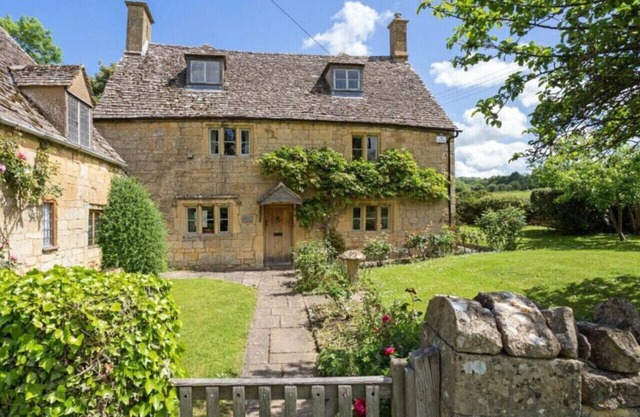 Orchard Cottage - Beautiful Home near Broadway!