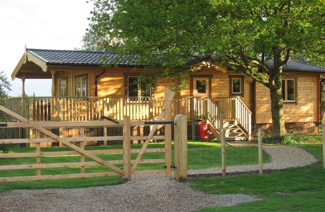 Orchard Lodge, Exclusive Log Cabin, village riverain de York 2m P + R, 4 m de remparts
