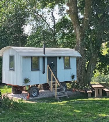 orchard meadow shepherd huts leek-buxton-ashbourne