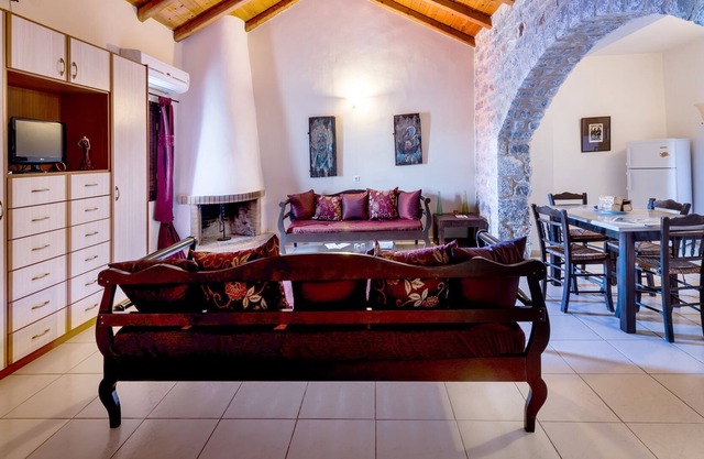 Orestis - stone built traditional apartment