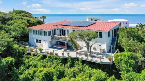 Original 1945 Cottage on 6 Very Private Acres