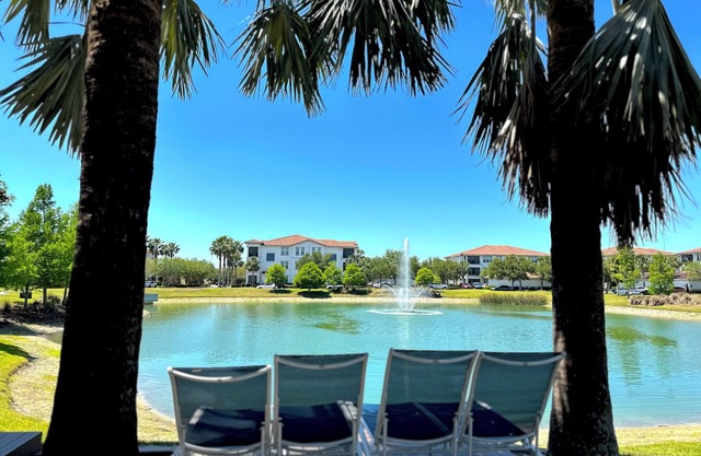 Orlando Bliss Near Disney Two bedroom Apartment with full kitchen