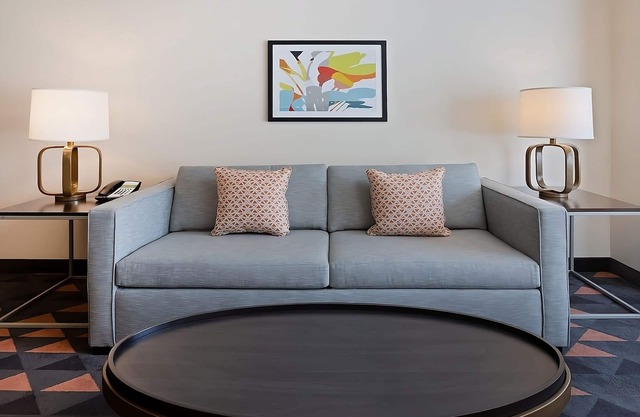 Orlando Dream Vacation! On-site Pool, Close to Universal Studios Orlando!