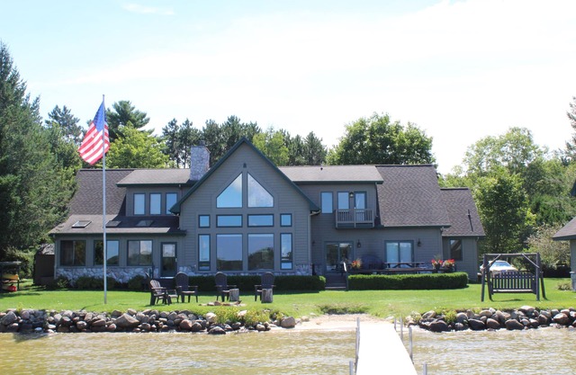 Escapade en famille sur le lac Otsego! 4 Season Paradise! Kayaks / Mise à l'eau / Dock / WiFi!