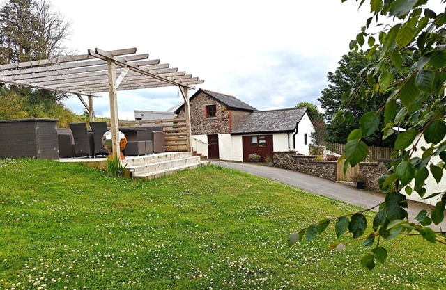 Otter Cottage at West Ashridge