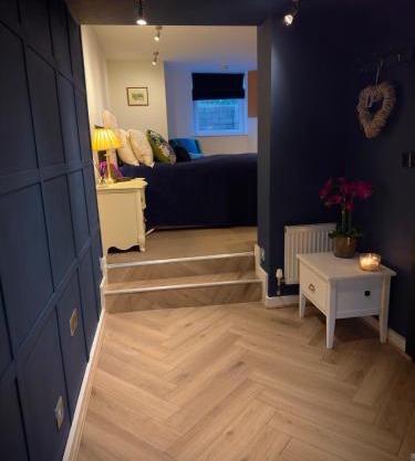 Otter Hollow - a spacious central apartment