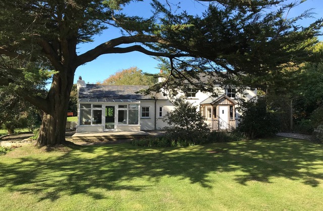 OTTERBURN HOUSE, pet friendly, character holiday cottage in Bude
