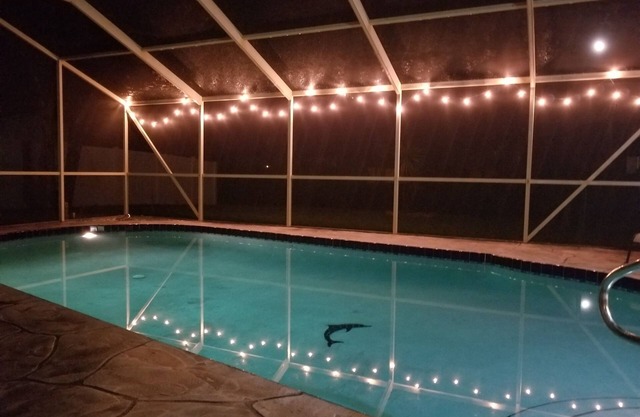 Notre endroit heureux! 3 chambres, 2 salles de bain piscine maison