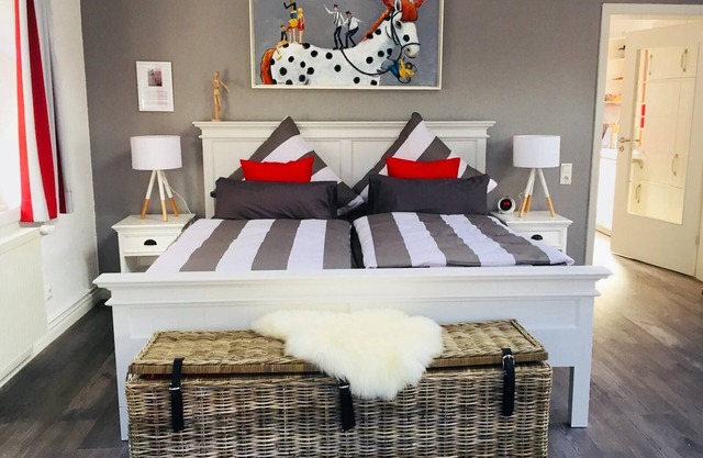 Chalet en bois confortable pour les couples avec terrasse, WiFi et barbecue