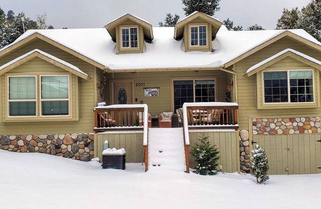 Our Mountain Retreat on Linden Drive
