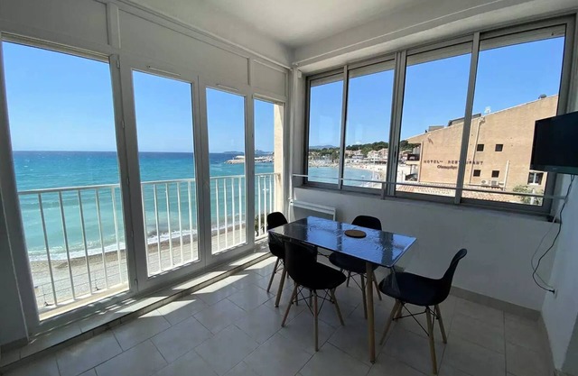 T2 Panoramique sur la mer à St Cyr Sur mer
