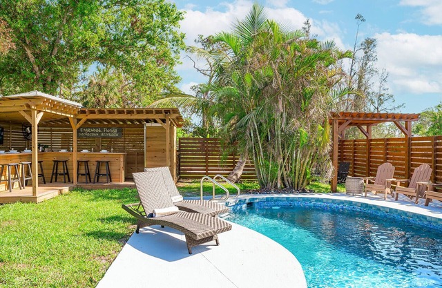 Outdoor Bar, Kayak, Paddle-board, Beach Equipment