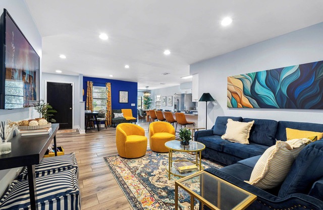 Hyde Park UoT, Downtown, 1 King, 4 Queens, Outdoor Dining, BBQ & Firepit, Games