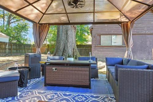 Outdoor Oasis! Connected To Green Line & Shelby Farms