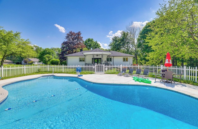 Outdoor Oasis: Cresco Family Home w/ Hot Tub