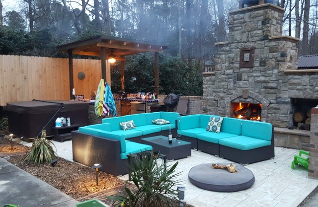 Outdoor Oasis - Secluded Pool, Hot Tub, Fireplace