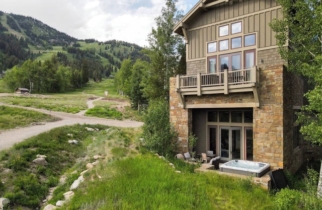 Outpost: Residence 771 at the Four Seasons