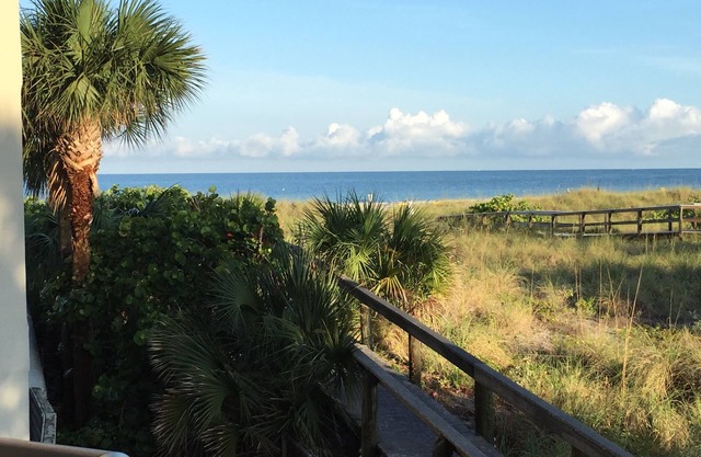 Emplacement exceptionnel !! Directement sur la plage, 1 lit, 2 salles de bain condo, Gulf Strand # 203