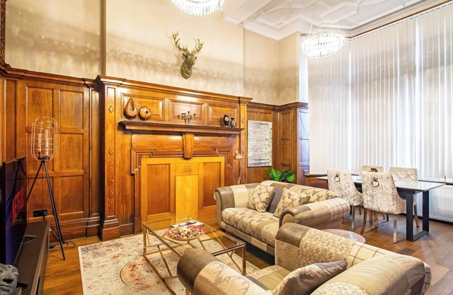 Outstanding massive apartment in historic building