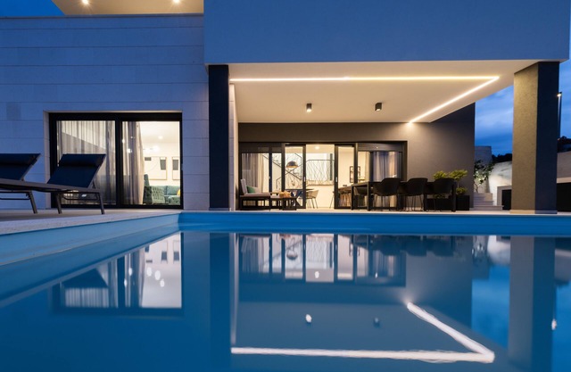 Outstanding Sea View Villa With Pool in Novigrad, Dalmatia