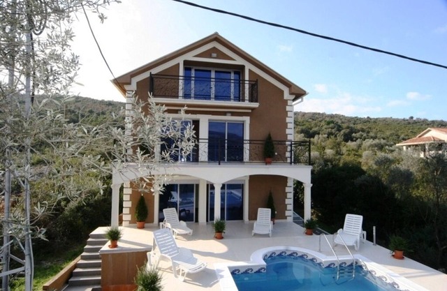 Villa exclusive exceptionnelle avec piscine privée et vue imprenable sur la mer