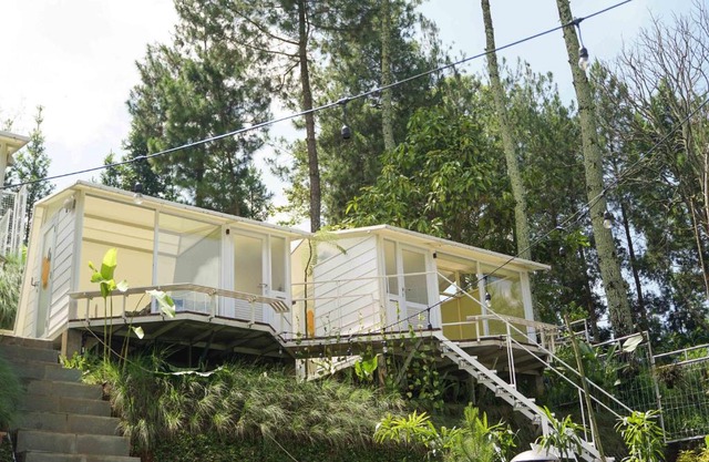Over Easy Glamping Site