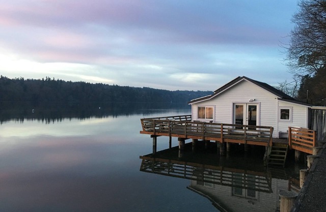 Oceanfront Eco Cottage
