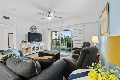 OW11-302 Oceanwalk Condo with Pond Views, Sunrises, and Resort Amenities