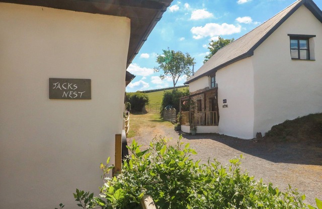 Nid de Chouette, South Molton