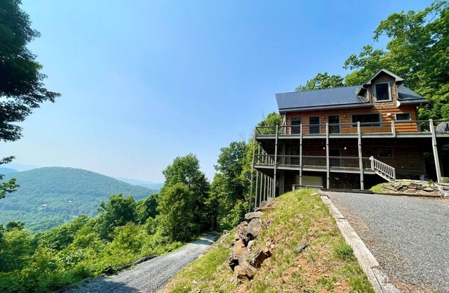 Owl's View-Luxury,Theater,Pool Table,Hot Tub,Long Range Vistas,Firepit,WiFi
