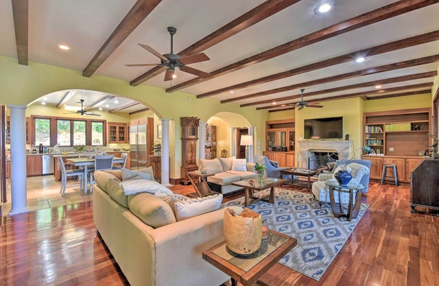 'Owls Nest' Estate Top Floor w/ Shared Pool!