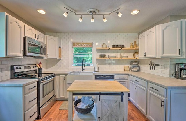 Owls Nest Hideaway Less Than 15 Mi to Asheville!