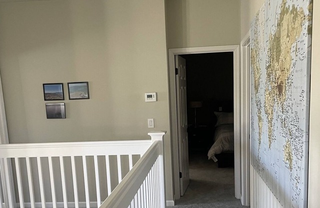 Menlo Park, walk to DT, Stanford, Tech Cos. Great for start-up retreat or family