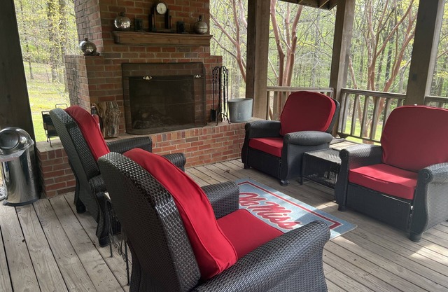 Oxford, MS Chalet avec accès plage / lac, salon extérieur avec TV et FP