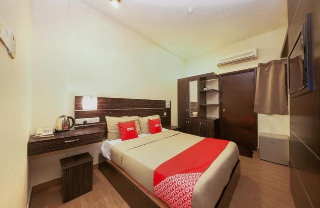 OYO 108 Golden Palace Hotel