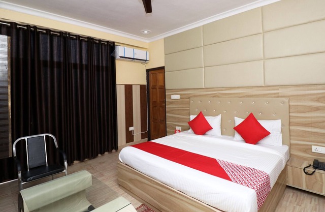 OYO 23206 Hotel Sky View