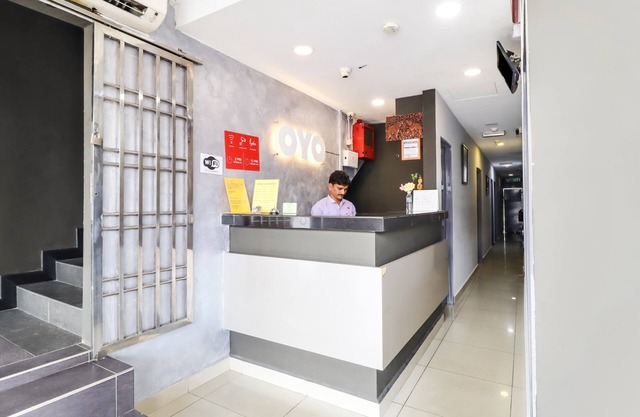 OYO 89381 Moonnight Hotel